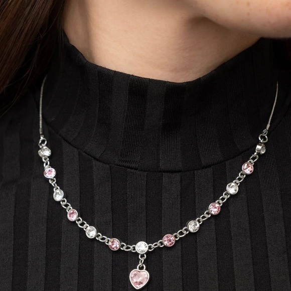 Jewelry - NWT Boutique Pink Heart & Silver Diamond Rhinestone Necklace - Fashion Jewelry